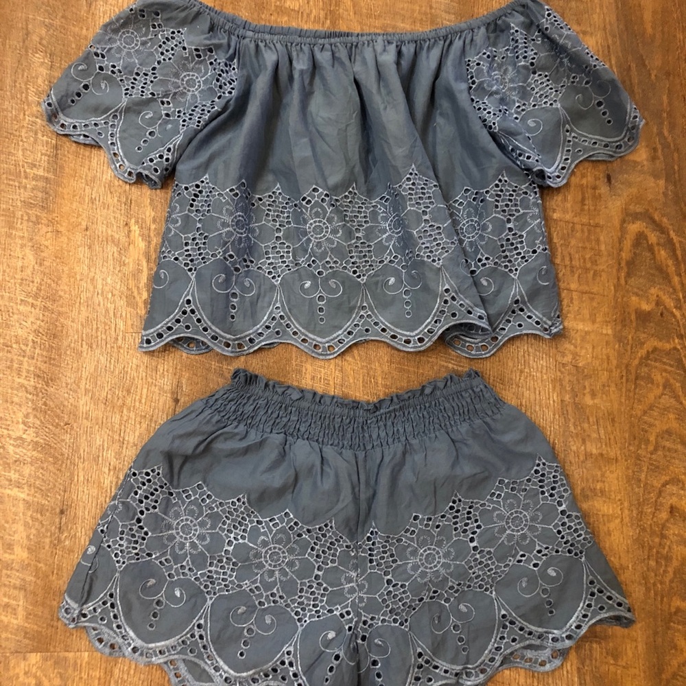 Smell the roses two piece set